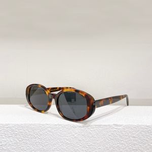 نظارة شمسية بيضاوية للنساء 40212 ميني بني هافانا