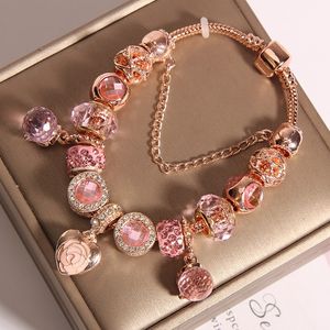 2022 Nya armband Rose Gold Five Petals Flower Pink Pink Murano Glass Europeiska hjärtpärlor Bangle passar Charm Armband Halsband