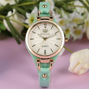 Avanços de punho Moda Women's Weln Feminino Quartz de couro elegante relógios Slim Strap for Ladies Minimalist Dial Anniversary Presentes para Mom Montre