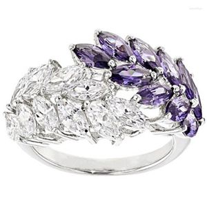 Anéis de casamento YouHaocococococococeo único e criativo Anel de mulheres requintadamente esculpidas Micro-Inchaid Zircon Flowers Jewelry