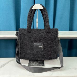 Marc dużego ciężaru torba zimowa projektant totes torba damska pluszowa moda prosta shopper duże torby na ramię Crossbody Ins Lamb torebki 220917