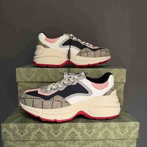 Designer Rhyton Sapatos Bege Homens Formadores Vintage Sapatos de Luxo Moda Tênis Onda Boca Sneaker