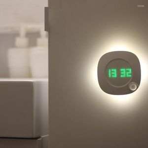 Lampada da parete LED PIR Sensore di movimento Luce notturna con orologio per la casa Camera da letto Scale Luminosità Potenza 2 Colori di illuminazione