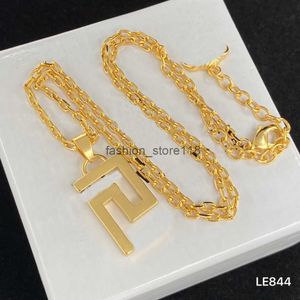 Designer Necklace Fashion V Letter Pendant Banshee Medusa Head 18K Gold Plated Womens RY513