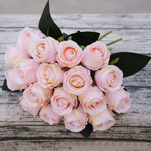 Ghirlande di fiori decorativi 9/12/18 pz / lotto Bouquet da sposa artificiale Bianco Rosa Thai Royal Rose Fiori di seta Decorazione domestica Decorazioni per feste 221118