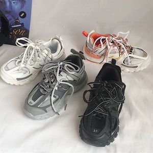 Luksusowe projektanty lekkoatletyczne 3.0 Buty Sneakers Man Platforma Casual Buty Białe czarne sieci Nylonowe skórzane sportowe pasy Triple S z pudełkami 36-45 A02