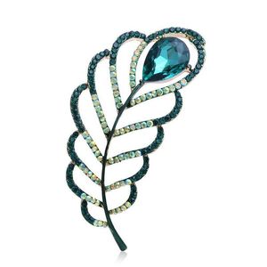 Pins Brooches Pins Brooches 1Pcs25X56Mm Fashion And Exquisite Peacock Feather Crystal Glass Brooch For Women Wedding Dress Accessor Dhym5