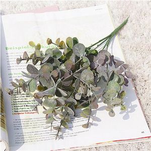 Flores decorativas Planta artificial Eucalyptus deixa plantas verdes de plástico artificial FALSO FLOR DO CASA DO CASAMENTO DIY BUCET BUCET GC1812