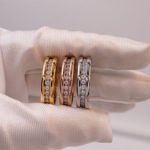 Mode en full diamant mens ringer förlovningsgåva för kvinnor designer kärlek ring sier guld rose rostfritt stål par älskare smycken leverans