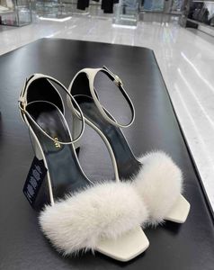 유명한 브랜드 여성 Bea Sandals 신발 화이트 블랙 페이턴트 가죽 밍크 모피 끈으로 묶인 하이힐 레이디 파티 웨딩 검투사 샌들 리아 EU35-43