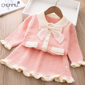 Set di abbigliamento Ragazze Primavera Autunno Fiore Abito lavorato a maglia Bambini Top Gonna a pieghe Vestito per vestiti per bambini 221118