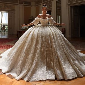 2023 Abiti da sposa in pizzo pieno Abiti da sposa Splendido abito da ballo di Dubai che borda arabo con spalle scoperte Chiesa Vestido de Noiva wly935