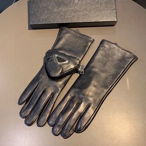 Women Designer Mitten Sheepskin Gloves Winter Luxury Genuine Leather Mittens Fingers Glove P Cashmere Inside Touch Screen size M L 186