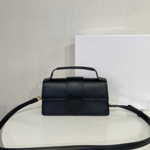 공장 상점은 통관 판매 95 % 할인 French Ja Small Bag 2023 새로운 휴대용 어깨 하나 대각선 여성용 겨드랑이 차이 다목적