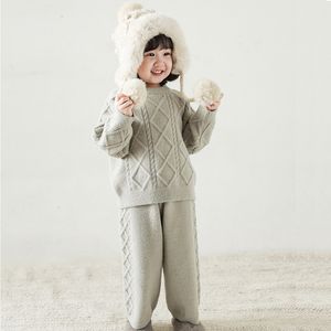 Set di abbigliamento Moda Autunno Inverno Caldo lavorato a maglia Costume per bambini Tuta sportiva per ragazze Vestiti Ragazzi Bambini da 2 a 7 Y 221118