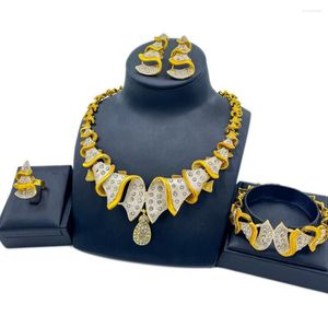 Halsband örhängen set Dubai Vintage Pendant Crystal Armband för kvinnor Fashion Jewelry Stud Ring Wedding Accessories