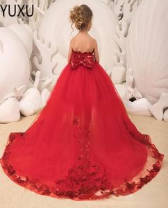 2022 Red Lace Flower Girls Dresses para casamentos Jeia pescoço Princesa Cetin Lantejous de lanterna com baixa menina vestidos com arco