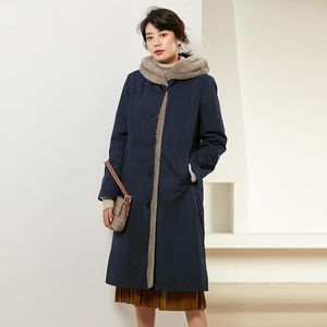 Kvinnors päls 2022 Autumn Winter Style Clothing Women Long Faux Coat Kvinna Båda bogseringssidorna kan bära imitationsminkfoder överrock