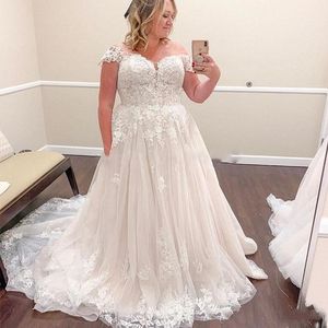 Abiti da sposa eleganti taglie forti Tulle con applicazioni senza schienale sulla spalla Una linea da sposa sulla spiaggia Personalizza abiti da sposa