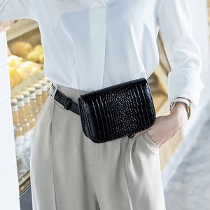 Taille Tassen Fashion Women Luxury Leather Fanny Pack Alligator Belt Vintage Mini Black Chest Pouch Small Phone Tas