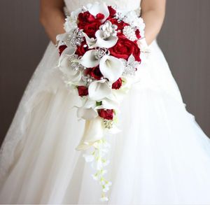 Basamaklı Gelin Buketleri Yapay İnciler ve Rhinestone White Calla zambakları Red Rose De Mariage Dekorasyon ile Düğün Çiçekleri