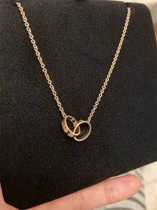 Podwójne pierścienie Naszyjniki luksusowe biżuterię projektanta naszyjniki Wyjątane różowe złoto srebrne walentynki Stylowy vintage cjeewelers luksusowy naszyjnik