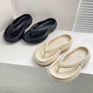 New Pair of Slippers Solid Color Thick Sole Casual Beach Sandals Eva Soft Bottom Stepping On Shit Feeling Slippers Summer Shoes J220716