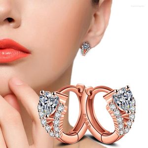 Kolczyki obręcze Urocze małe małe w kształcie litery V Crystal Heart Cyrronia Kamienna Elegancka kolczyka biżuteria Rose Gold Hoops for Lady Girls