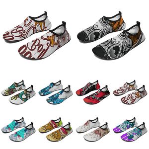 Homens Mulheres Sapatos de água personalizados desenho animado desenho de animais Diy Word preto branco azul vermelho treinador masculino 247