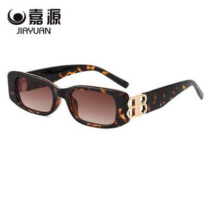 Enquadros novos óculos de sol personalizados da moda BB feminino BB Small Frame Trend Sunglasses 8189