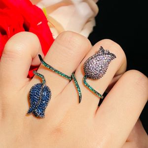 Pierścienie zespołu cwwzircons Dwnie tony sześcienne cyrkonia modne królewskie niebieskie kwiat róży Regulowany otwarty pierścień dla kobiet biżuteria ślubna R193 221119