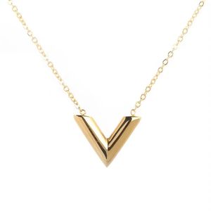 Flower lock necklace letter V Titanium steel designer for women men Gift 18K Titaniums Steel