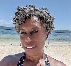 Short gray curly afro pixe ponytail human puff bun updo hairstyle natural grey salt and peper kinky curl 10inch 100g