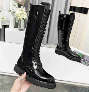 Designer feminino L Knee Boots Classic Luxury Martin Half Boot Cowskin Rubber Leather Moda Mulher SDGFV