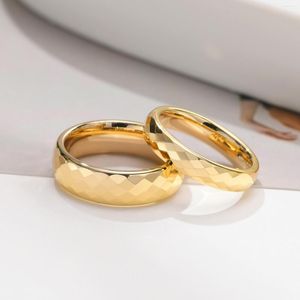 Anéis de casamento 2/4/6/8mm clássico de tungstênio parto de anel de tungstênio homem homens homens bandos de noivado de ouro emparelhado com jóias para casais