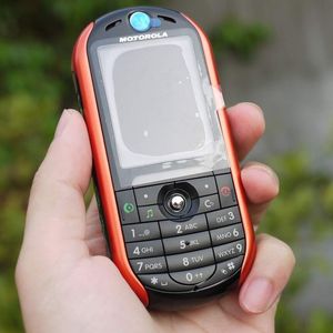 Orijinal Yenilenmiş Cep Telefonları Motorola E2 Oyun Kamerası Yaşlı Öğrenci Cep Telefonu Klasik Nostaljik Hediye