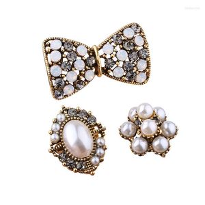 Broches Cindy Xiang 3pcs / Set Pearl and Rhinestone Pins Broche pour femmes hommes Vintage Bowknot Flower Badges bijoux Cadeaux