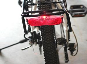 自転車ライトサイクリング自転車リアリフレクターテール荷物ラック用バッテリーなしアルミニウム合金反射テールライトアクセサリー19427425