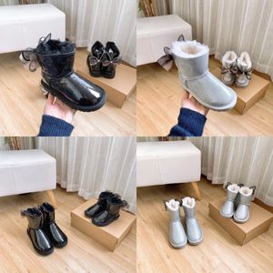 Australien Klassische Kinderschuhe Mädchen Fliege Boot Designer Uggi Stiefel Baby uggly Kid Jugend Wggs Kleinkind Kleinkinder Schuh Wggs Furry Ankle Booties Kinder Sneaker