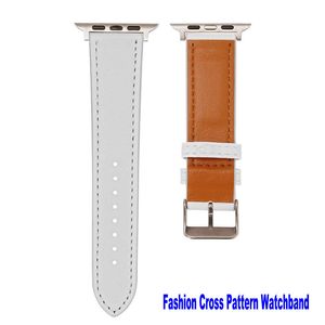 Cinturini in pelle retrò Cinturini compatibili per Apple Watch Ultra Band 42mm 44mm 45mm49mm Cinturino di ricambio per cinturino in pelle pieno fiore da uomo iWatch Series 8/7/6/5/4 3 2 Edition