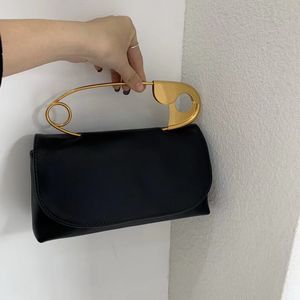 Midjespåsar stora stora stift handväska kvinnor designkedjor flap söt messenger crossbody svart blå röd vår sommar 221119