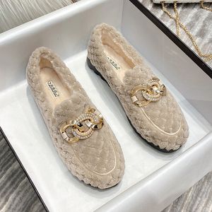 Klänningskor Kvinnor Plush Flat Shoes Outdoor and Office Wear Fashion Chain Design Vinter Varma snöstövlar Stor storlek 41-43 Gratis leverans 221119