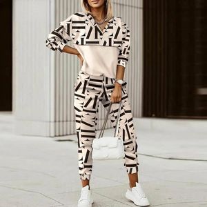 Womens Two Piece Pants Primavera Autunno Moda donna Stampa Splicing Tute Set Donna Casual manica lunga scollo a V Top Jogging Pant Suit 221121