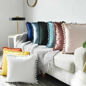 Kissen nordische Samtabdeckung mit Pompoms Festkörper für Sofa Couch Auto Bett Wohnheimdekor 30x50/45x45 cm