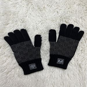Новые теплые вязаные зимние перчатки с пять