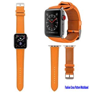 Cross Pattern Classic Stems för Apple Watch 42/44/45mm italiensk Nappa -läder rostfritt stål hårdvara med mjuka PU -läder som stöder kompatibla med serie 8 7 6 5 4 3 SE