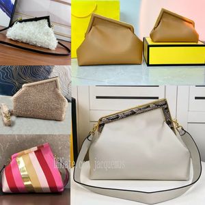 2023 Luxury Designer Handbags first Clutch Bag Fluffy plush Metal Hemming Genuine Leather women handbag Single Shoulder Messenger Evening Bags fclasp totes purses