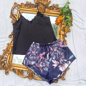 Hemkläder sexiga pjs kvinnor satin pyjamas set 2 stycken rem topshorts spets lapptäcke intim underkläder mjuka nattkläder kläder