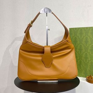 Kvinnor Stylish Underarm Shopping Bag stora kapacitet Handväska axelpåsar Fashion Cowhide läder guld hårdvara metall spänne justerbar rem interiör zip ficka