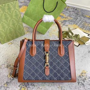 Lyx Designerväska Business Handväska Mode Axelväska Plånböcker Cross Body Bagage Shopping Kvinnor Väskor Handväskor Resor Läderhandväska 649016